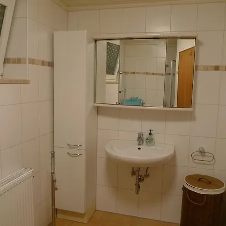 Apartamento Geraeumiges Garten-appartement Im Efh Mit Separatem Eingang *