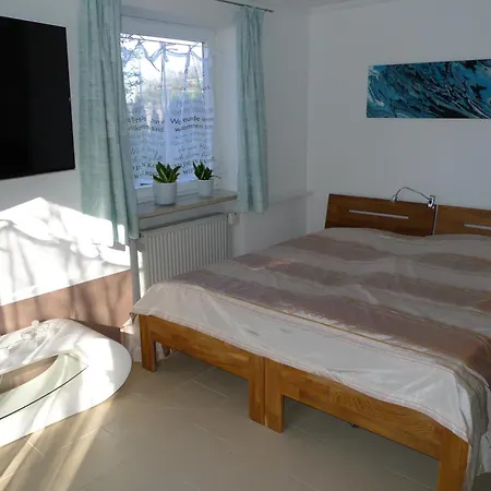 Geraeumiges Garten-appartement Im Efh Mit Separatem Eingang Apartamento Eching (Landshut)